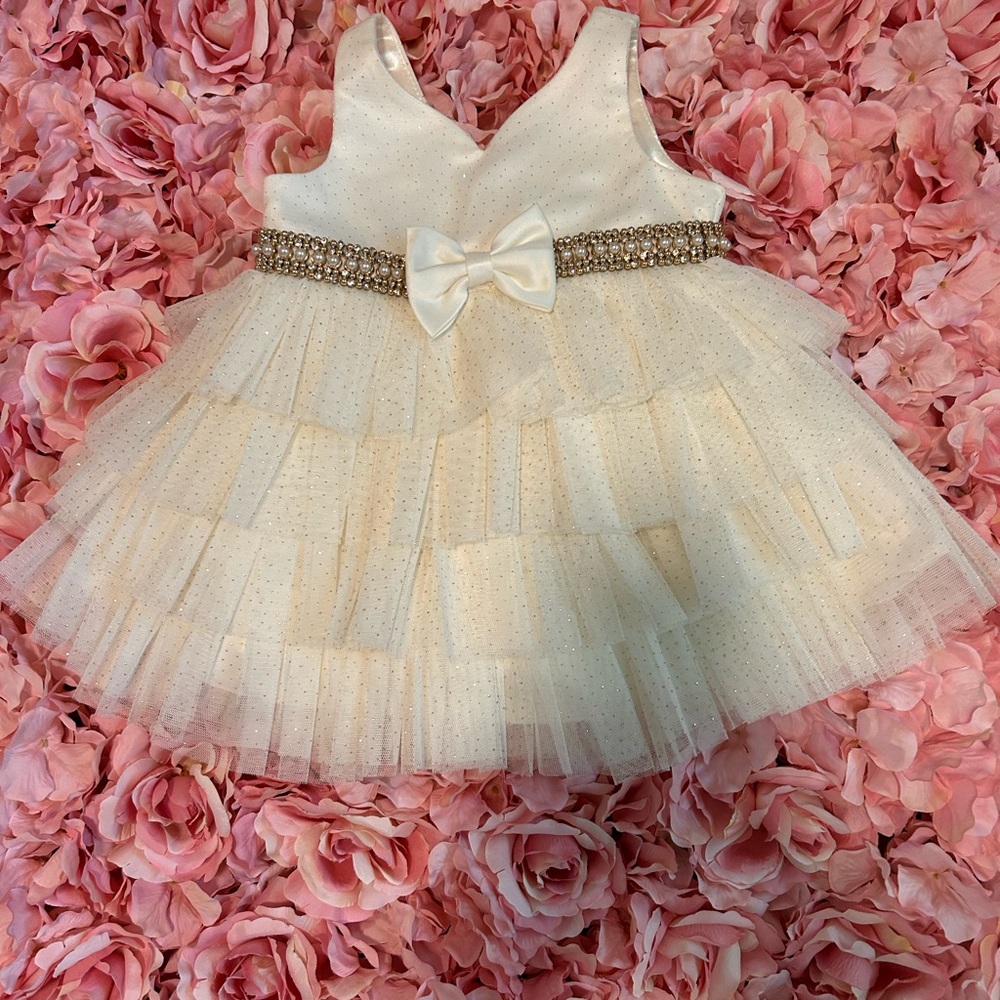 Elegant Cream Tulle Dress with Bow